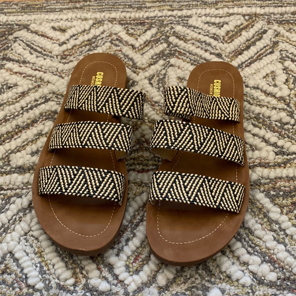 Cushionaire Slides - NWOT